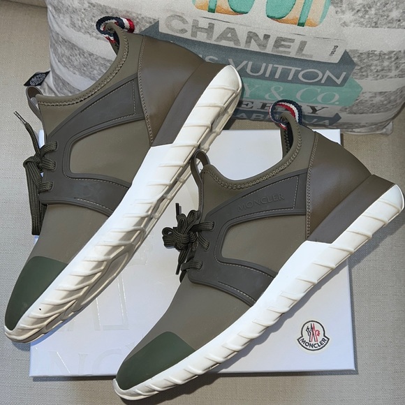 Moncler  -Size US 10 - Picture 7 of 14